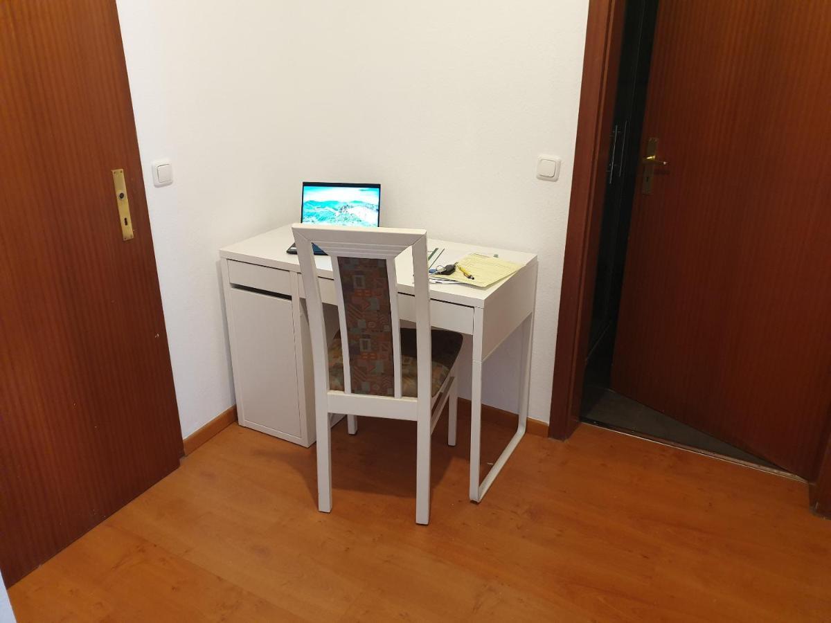 Andinas Ferienwohnung In Ruhiger Lage Direkt Am Wald Wilnsdorf Buitenkant foto
