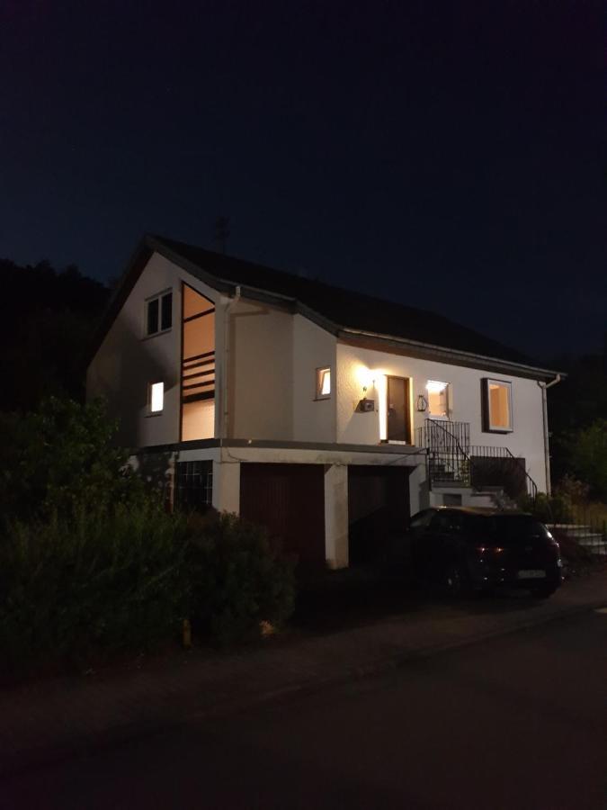 Andinas Ferienwohnung In Ruhiger Lage Direkt Am Wald Wilnsdorf Buitenkant foto